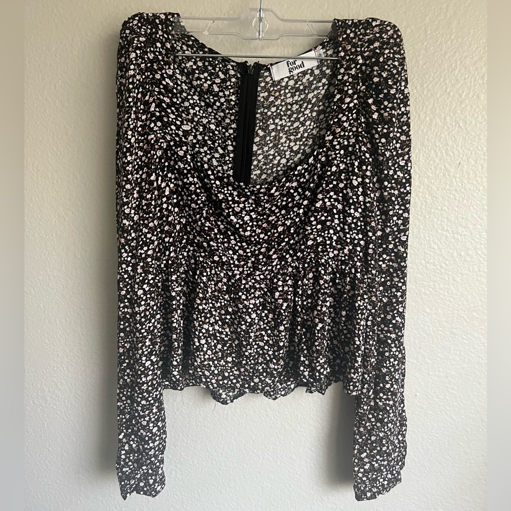 Floral blouse. Slightly cropped. Peplum blouse. For Good brand. Size Small.
